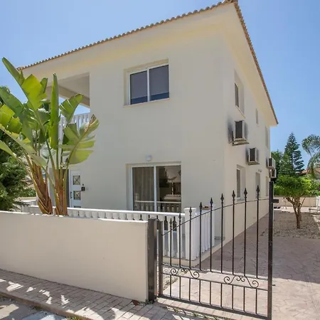 You Will Love This Luxury 9 Bedroom Holiday In With Private Pool 1379 Villa Ayia Napa
